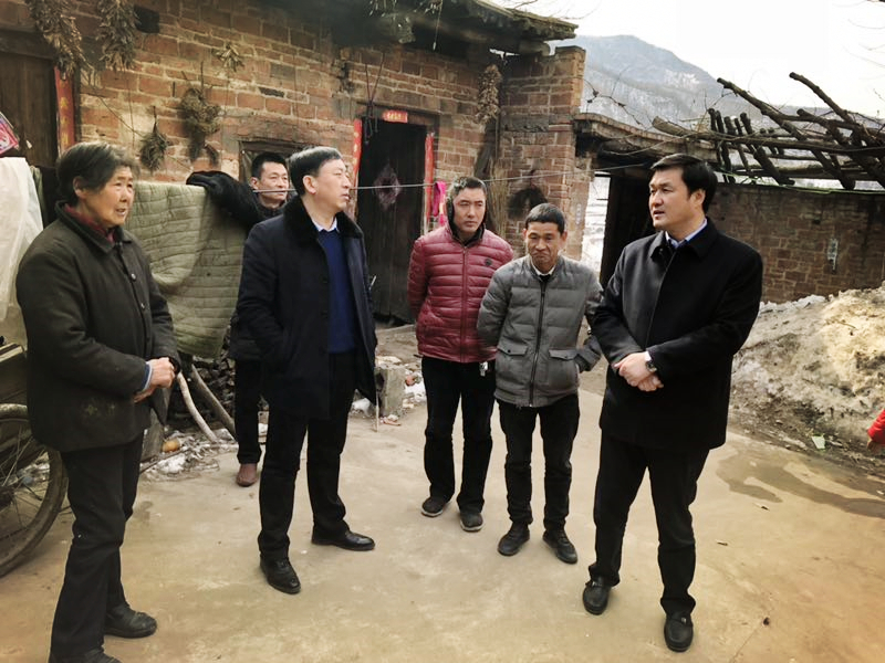 民建“組團”慰問，企業(yè)送溫暖到家